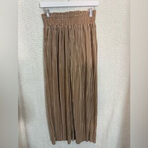 Elegant Tan Pleated Pants. Size Small. Go in style & comfort!!